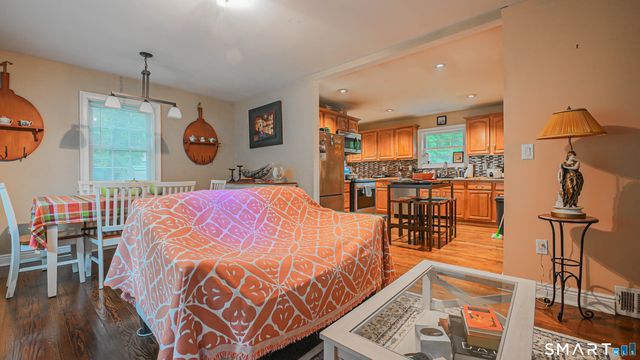 409 Oakville Avenue, Waterbury, CT 06708