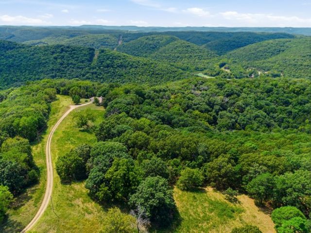 347 Ridgeline Road, Eureka Springs, AR 72632