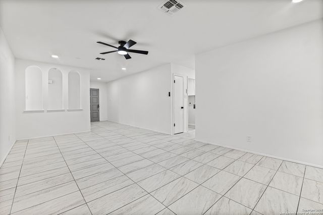 2811 Lake Meadow, San Antonio, TX 78222