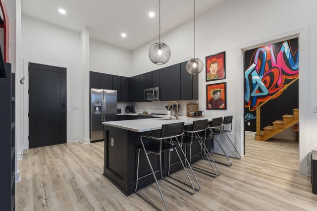 245 Hermitage Ave Apt 102, Nashville, TN 37210