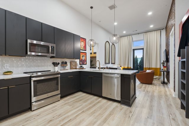 245 Hermitage Ave Apt 102, Nashville, TN 37210