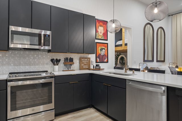 245 Hermitage Ave Apt 102, Nashville, TN 37210