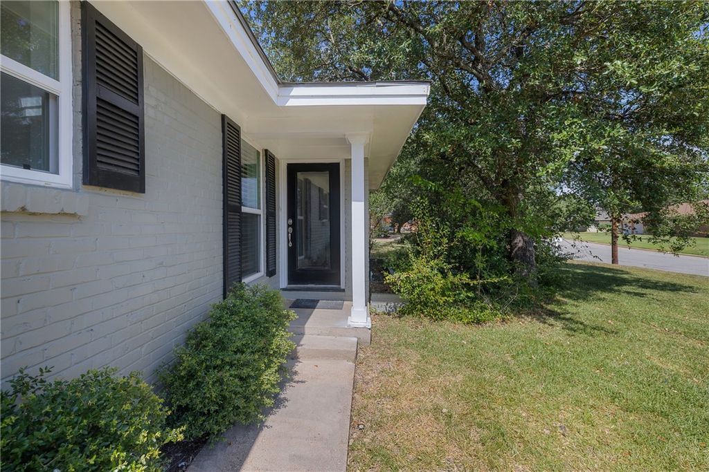 2404 Burton Drive, Bryan, TX 77802 — photo 2