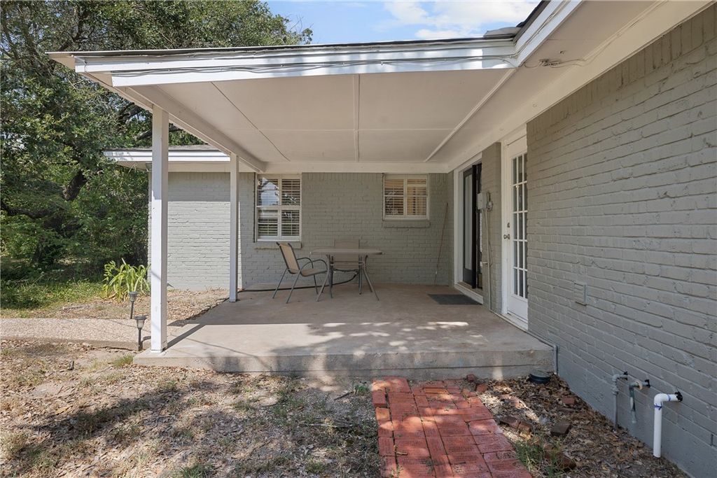 2404 Burton Drive, Bryan, TX 77802 — photo 4
