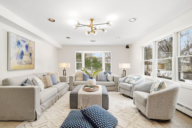 39 Lambert Lane, New Rochelle, NY 10804