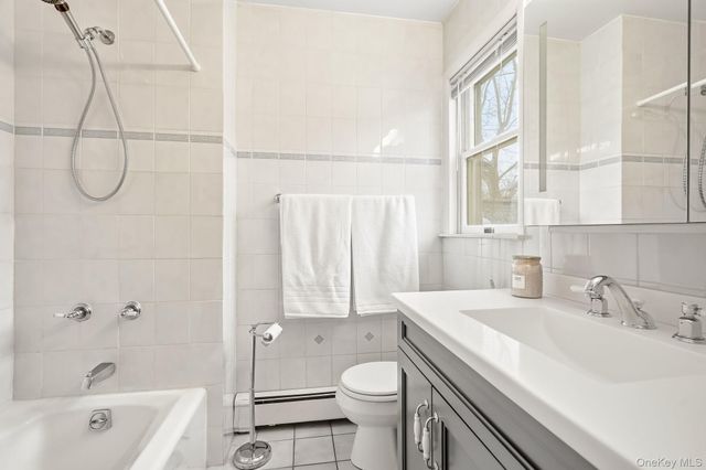 39 Lambert Lane, New Rochelle, NY 10804