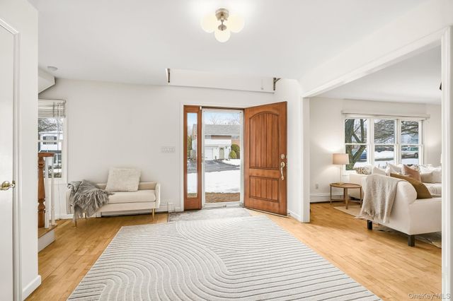 39 Lambert Lane, New Rochelle, NY 10804