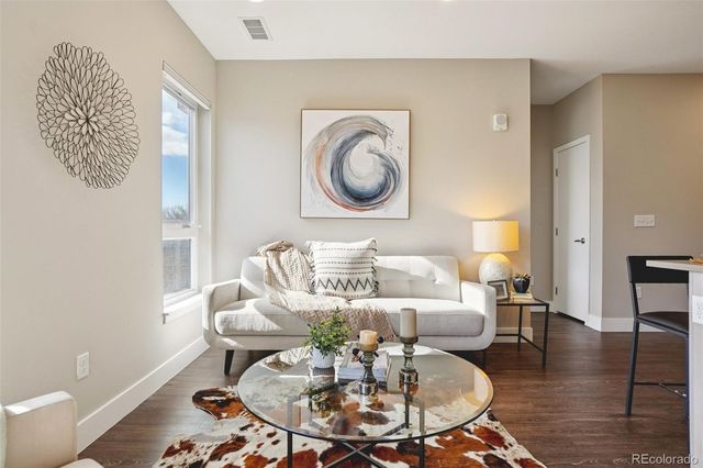 2374 S University Boulevard 204, Denver, CO 80210