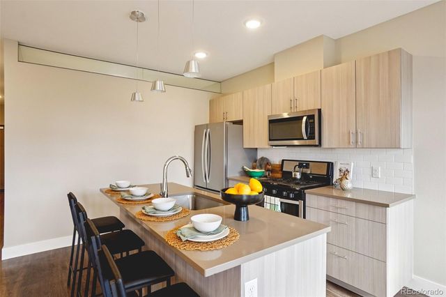 2374 S University Boulevard 204, Denver, CO 80210