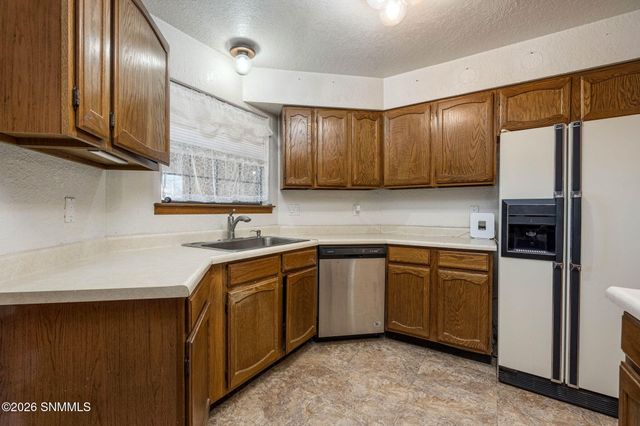 1926 Chateau Drive, Las Cruces, NM 88005