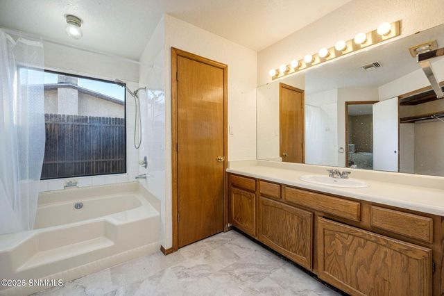 1926 Chateau Drive, Las Cruces, NM 88005