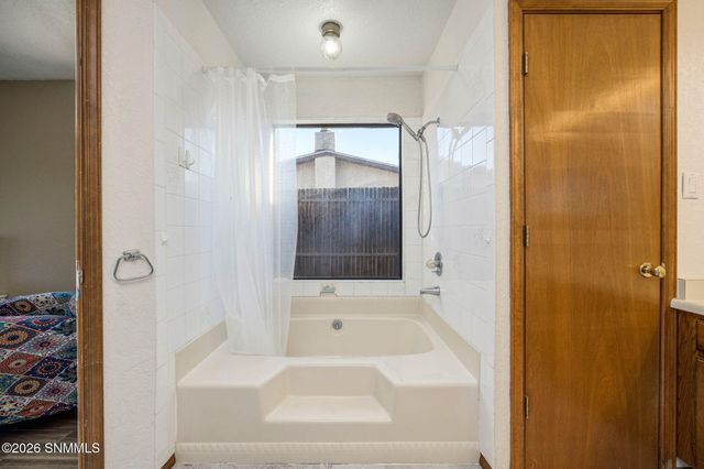 1926 Chateau Drive, Las Cruces, NM 88005