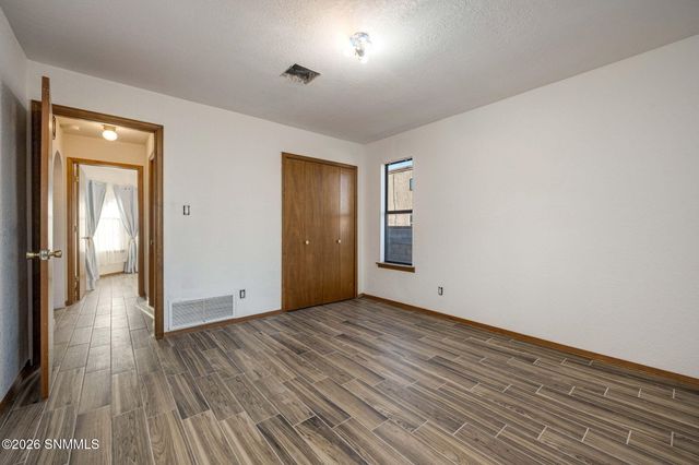 1926 Chateau Drive, Las Cruces, NM 88005