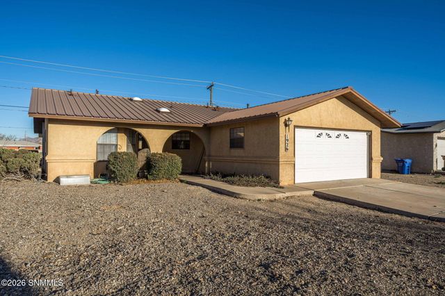 1926 Chateau Drive, Las Cruces, NM 88005