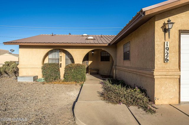 1926 Chateau Drive, Las Cruces, NM 88005