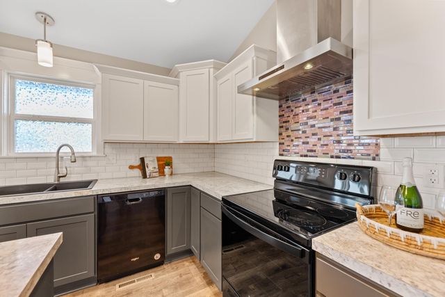 1509 N Aster St, Andover, KS 67002