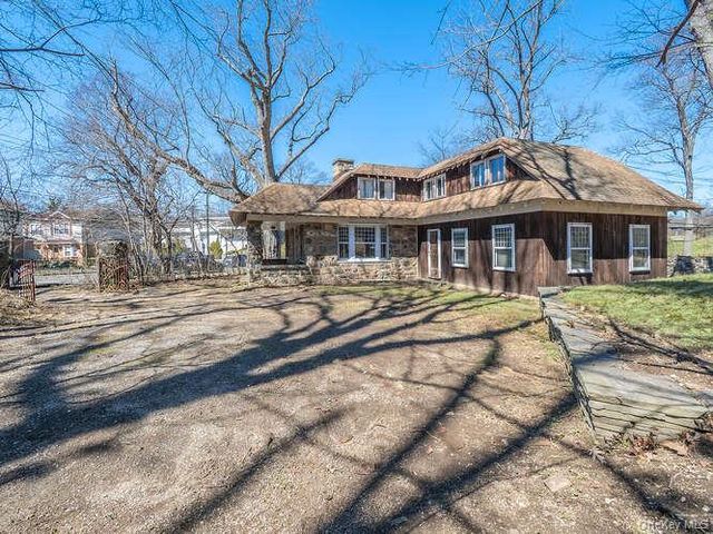 1425 Middle Neck Road, Sands Point, NY 11050