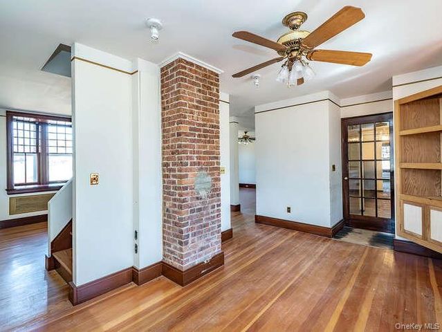 1425 Middle Neck Road, Sands Point, NY 11050