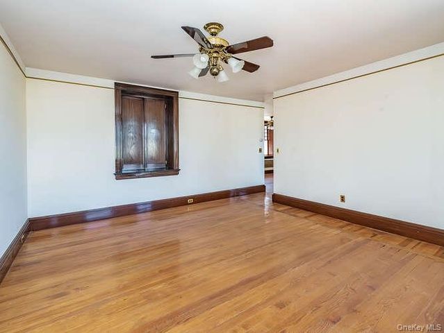 1425 Middle Neck Road, Sands Point, NY 11050