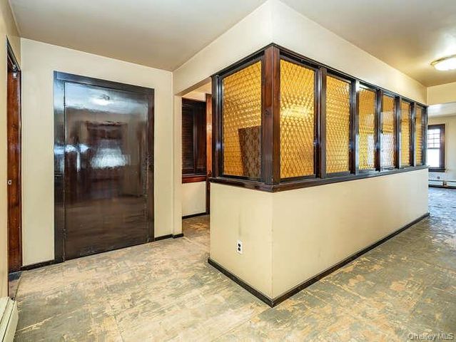 1425 Middle Neck Road, Sands Point, NY 11050