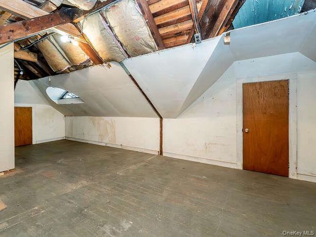 1425 Middle Neck Road, Sands Point, NY 11050