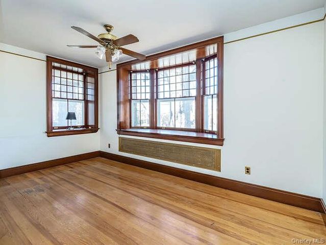 1425 Middle Neck Road, Sands Point, NY 11050