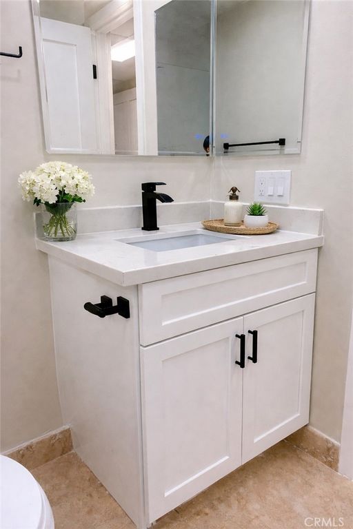 Image 13 of property listing at 440 Veteran Avenue 101, Westwood Century City, CA 90024