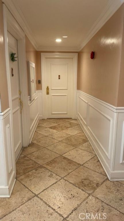 Image 19 of property listing at 440 Veteran Avenue 101, Westwood Century City, CA 90024