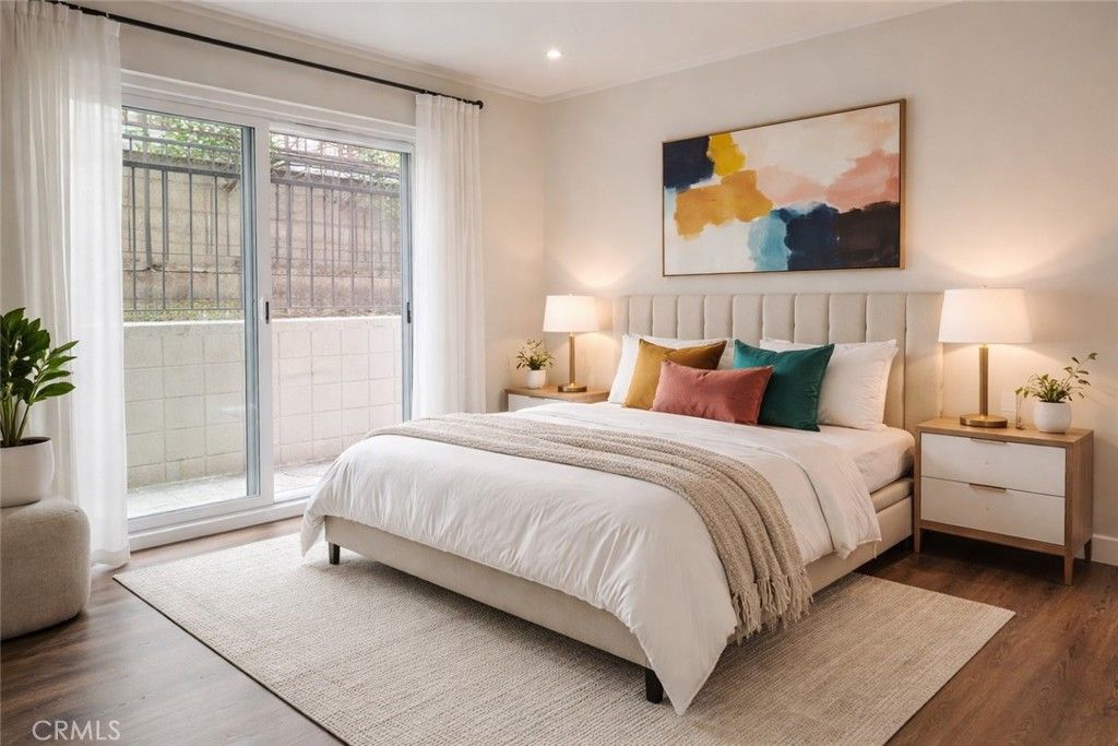 Image 4 of property listing at 440 Veteran Avenue 101, Westwood Century City, CA 90024