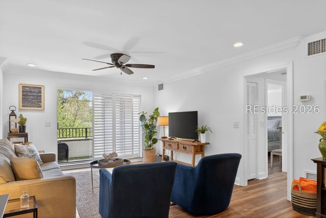 18 Lighthouse Ln Apt 1046, Hilton Head Island, SC 29928