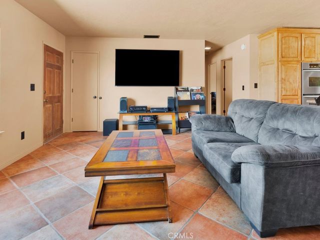 11110 Saratoga Road, Apple Valley, CA 92308