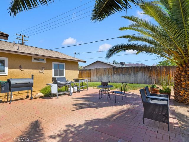 11110 Saratoga Road, Apple Valley, CA 92308
