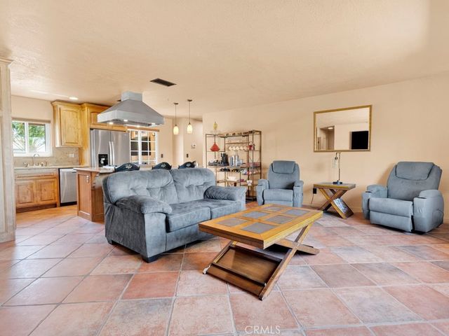 11110 Saratoga Road, Apple Valley, CA 92308