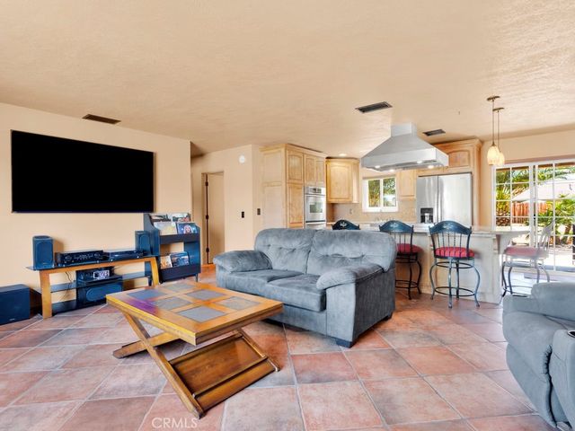 11110 Saratoga Road, Apple Valley, CA 92308