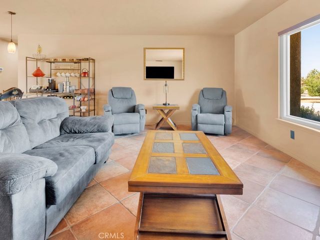 11110 Saratoga Road, Apple Valley, CA 92308