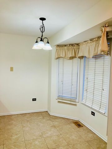 3524 Willowview Court, Aurora, IL 60504