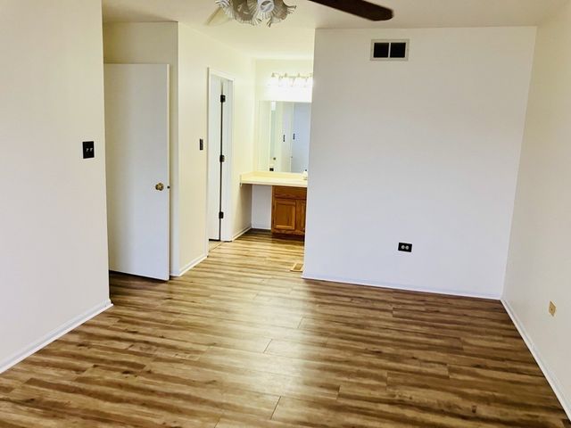 3524 Willowview Court, Aurora, IL 60504