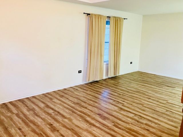 3524 Willowview Court, Aurora, IL 60504