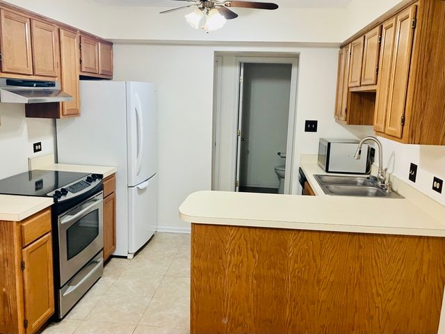 3524 Willowview Court, Aurora, IL 60504