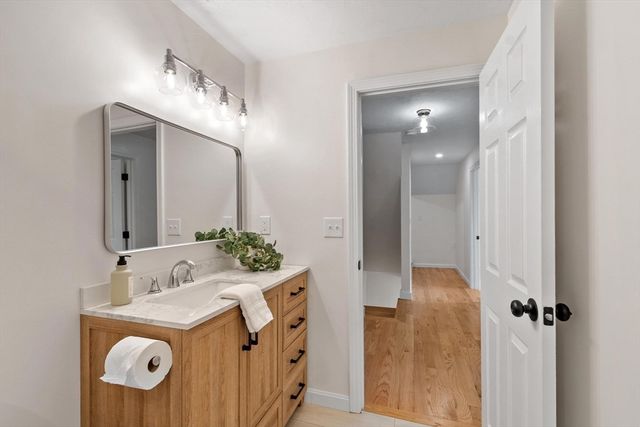 102 Lords Court, Wilmington, MA 01887