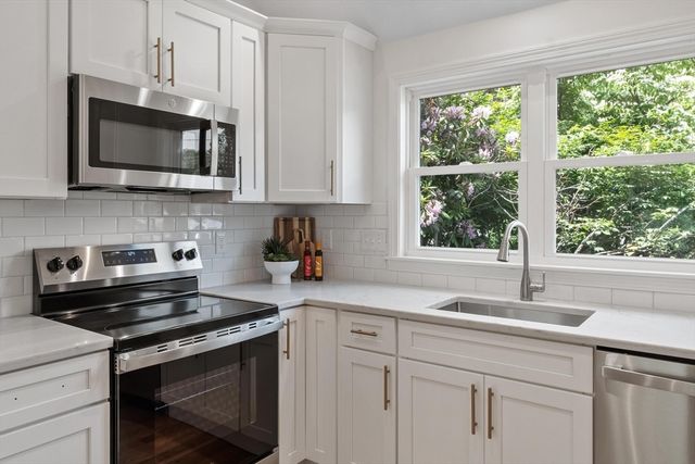 102 Lords Court, Wilmington, MA 01887