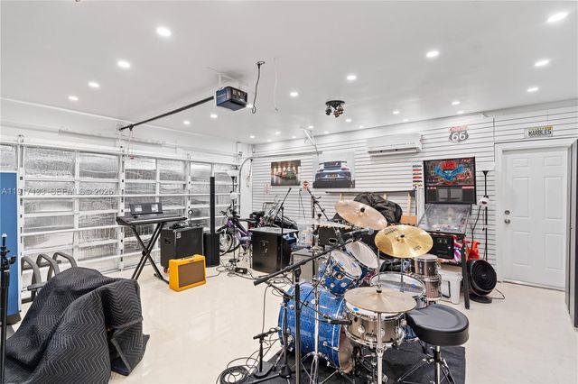 2839 NE 35th St, Fort Lauderdale, FL 33306