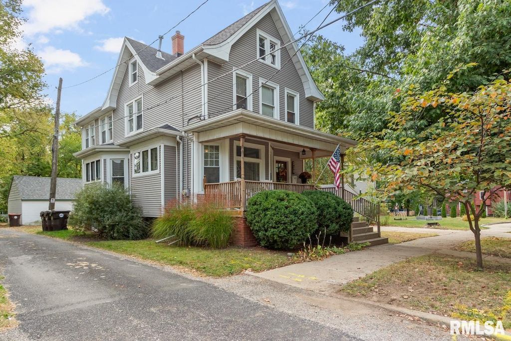 310 W ARMSTRONG Avenue, Peoria, IL 61604