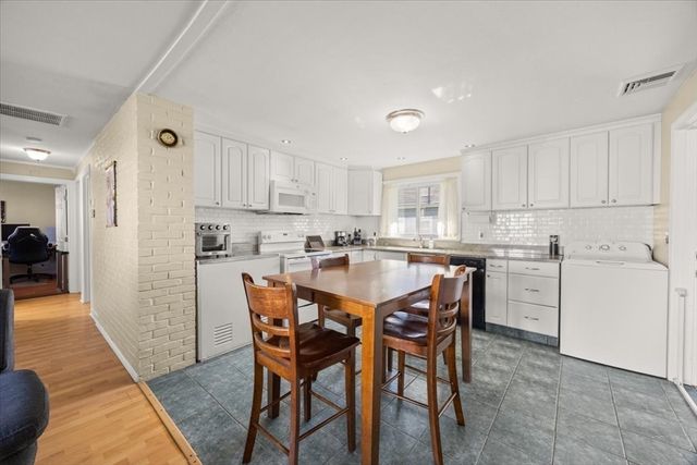 6 Bourne St, Brockton, MA 02302