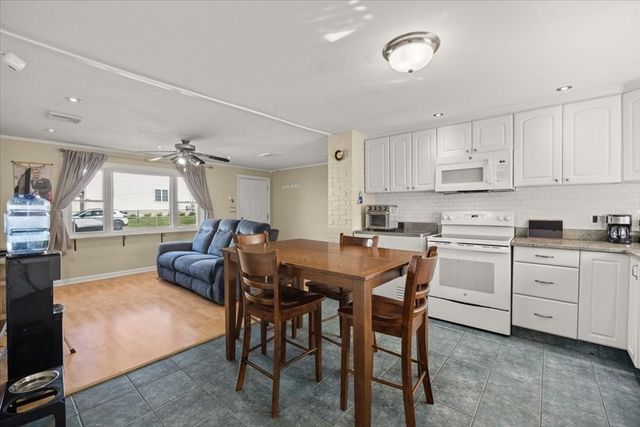6 Bourne St, Brockton, MA 02302