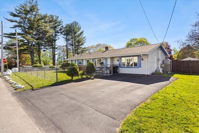 6 Bourne St, Brockton, MA 02302