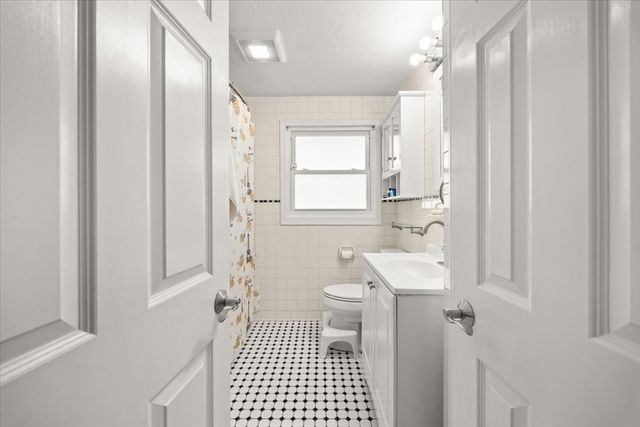6 Bourne St, Brockton, MA 02302