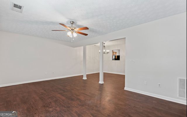 5619 Union Pointe Drive, Union City, GA 30291