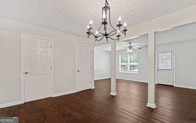 5619 Union Pointe Drive, Union City, GA 30291