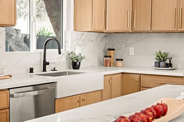 3855 Carbo Court, La Mesa, CA 91941